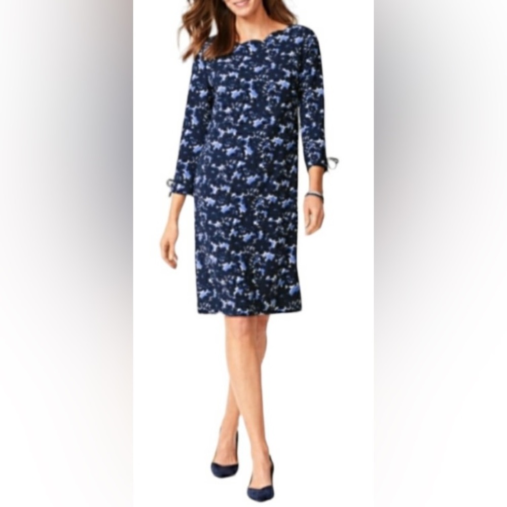 Talbots Lightweight Polyester Crepe Sheath Dress Scalloped Neckline.  Sz 4.  EUC